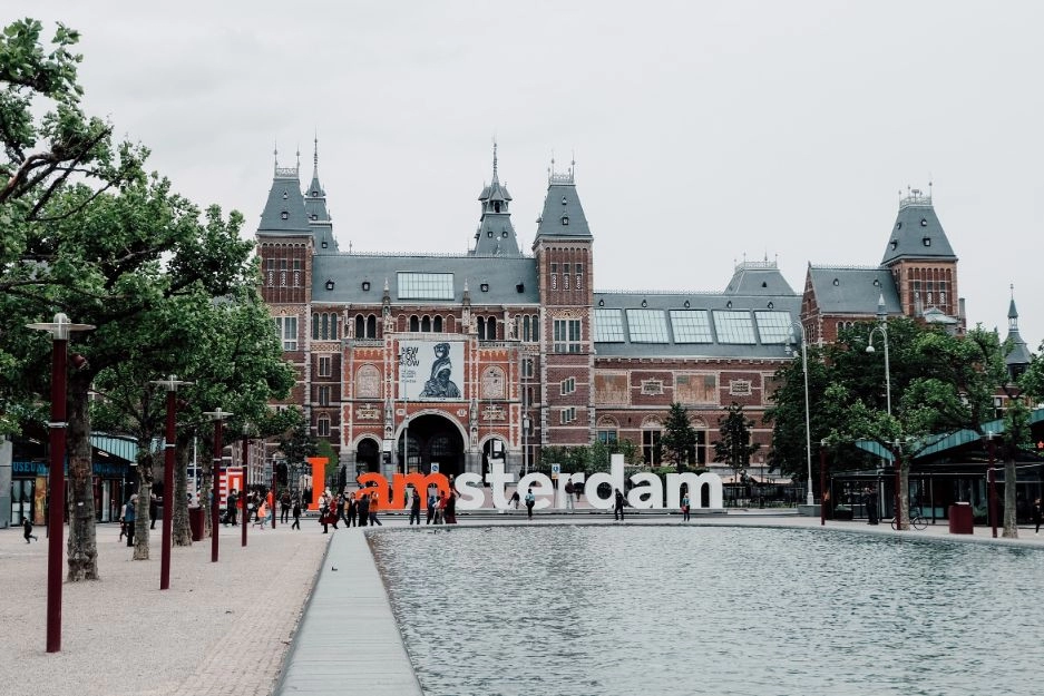 Amsterdam-IAmsterdam-Rijksmuseum---HalalTimeeu