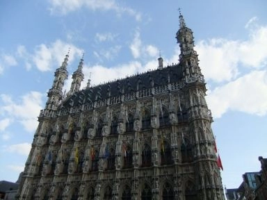 Leuven-Stadhuis---HalalTimeeu