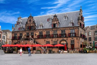 Nijmegen-Grote-Markt---HalalTimeeu